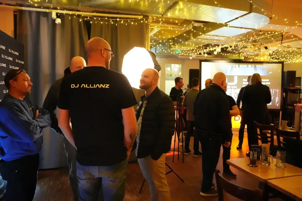 1. CROSSFADE Hamburg netzwerken