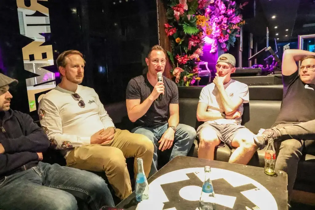 offene Diskussion und Austausch mit Jannik Trenz