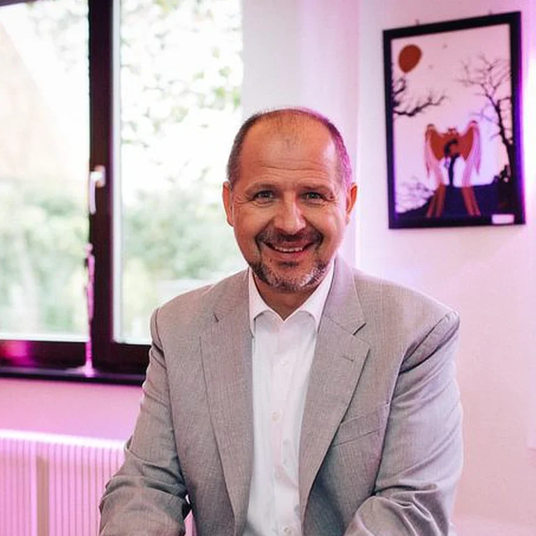 Pianist DJ Thomas Milonas 768x768