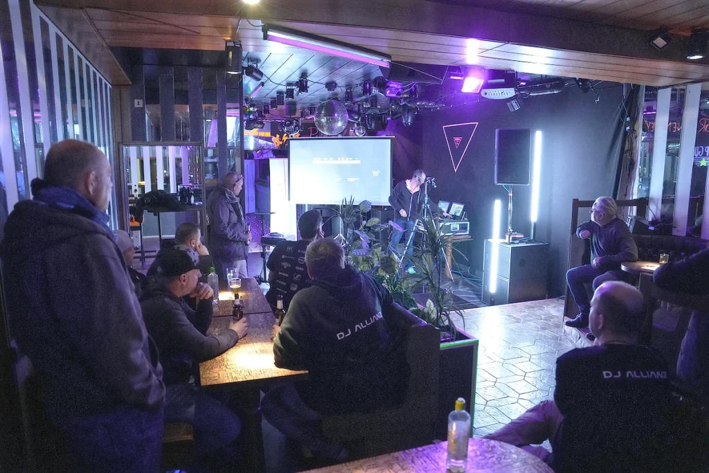 Spannender Vortrag zum Thema Wolfmix beim CROSSFADE 